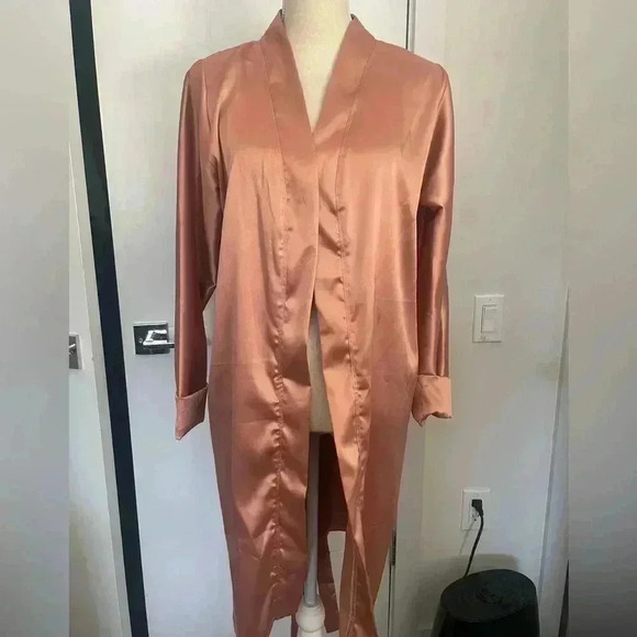 Anna Kay Robe - Picture 3 of 6